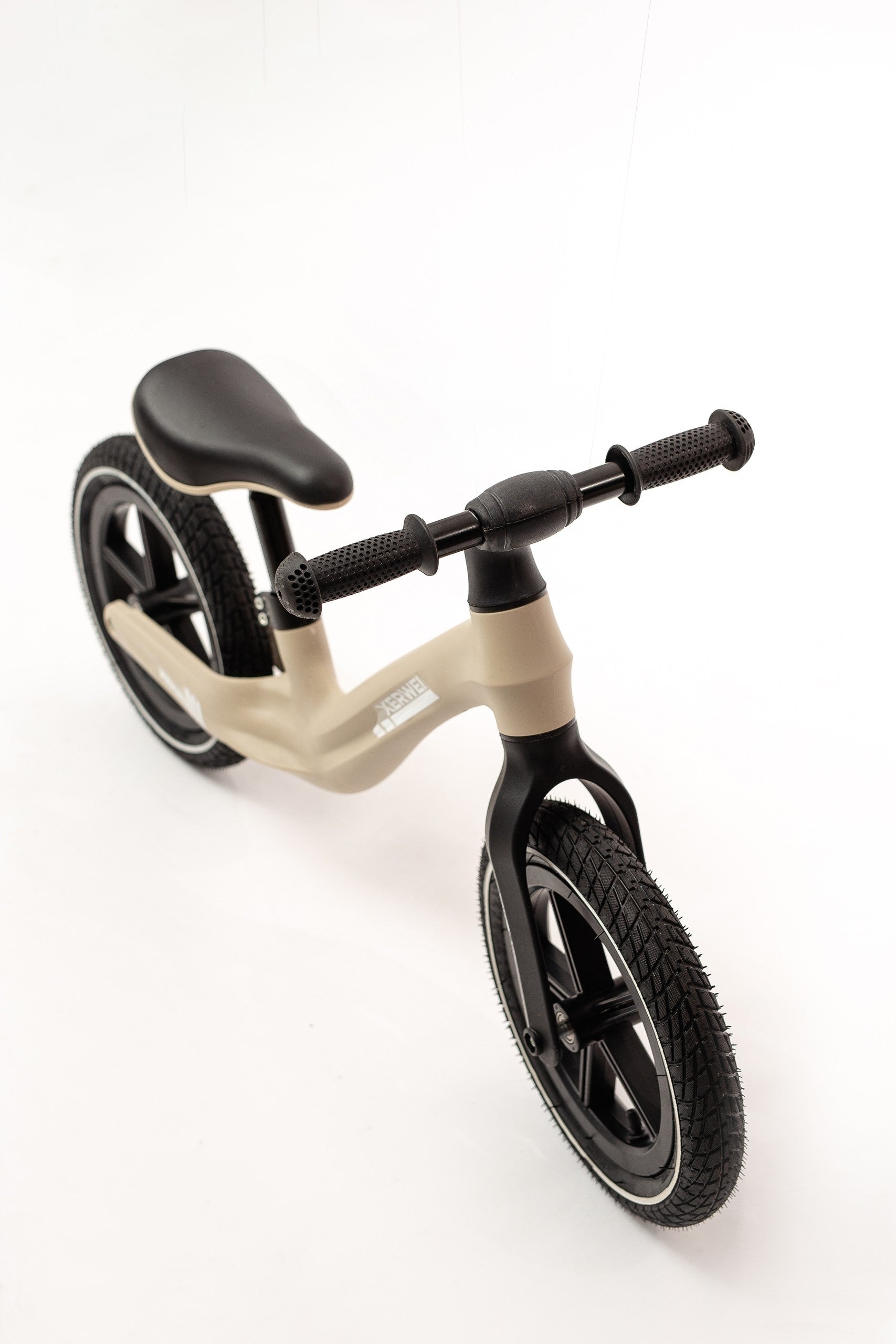 Skrejritenis XERWEI "bēšs"