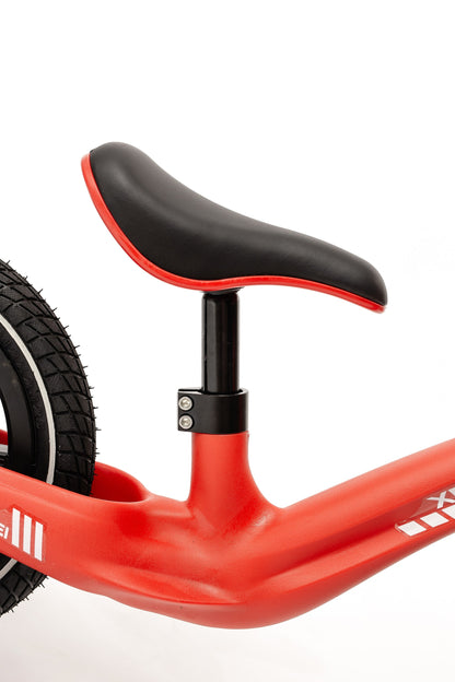 Skrejritenis XERWEI "sarkans"