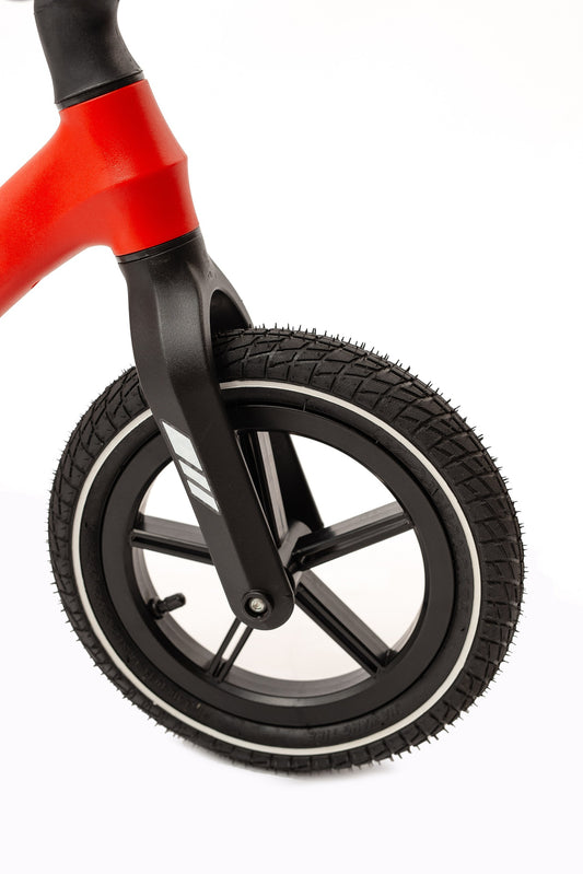 Skrejritenis XERWEI "sarkans"