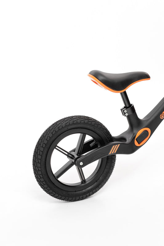 Skrejritenis BALANCE "melns"