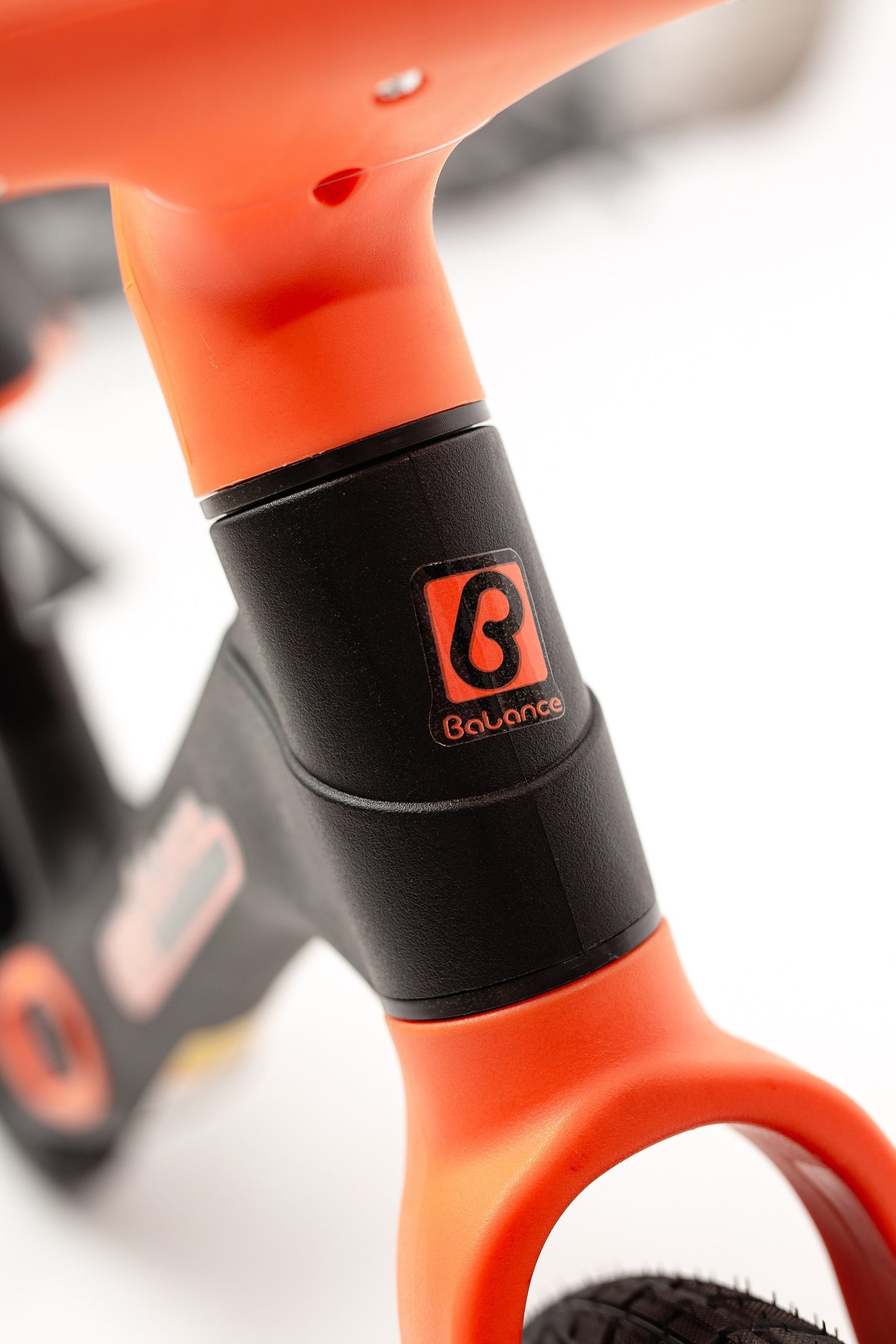 Skrejritenis BALANCE "melns"