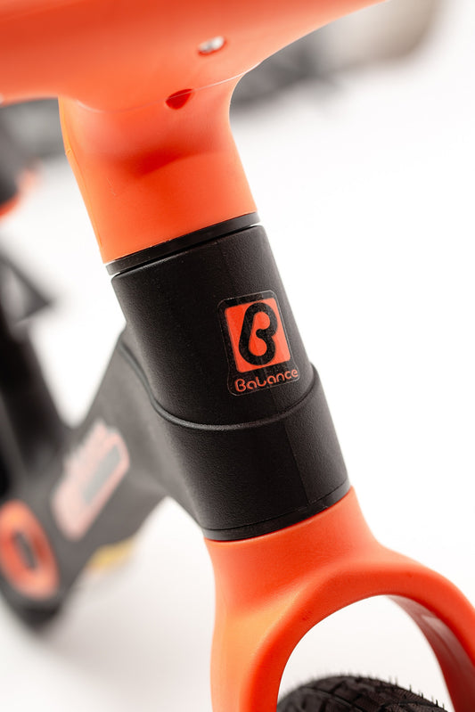 Skrejritenis BALANCE "melns"