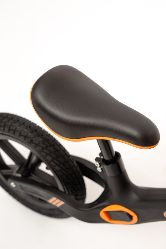 Skrejritenis BALANCE "melns"